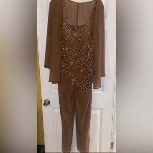 Womens pant suit size Large(12-14)